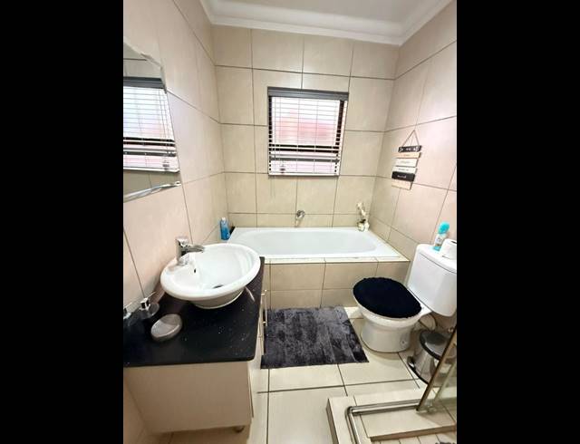 2 BEDROOM APARTMENT FOR SALE IN COMET
